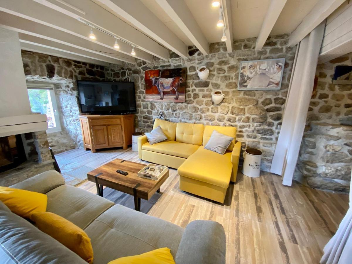 Gite De Groupe 160M2, 15P, Salle De Reception, Jardin, Terrasse Mazan-l'Abbaye Exteriér fotografie