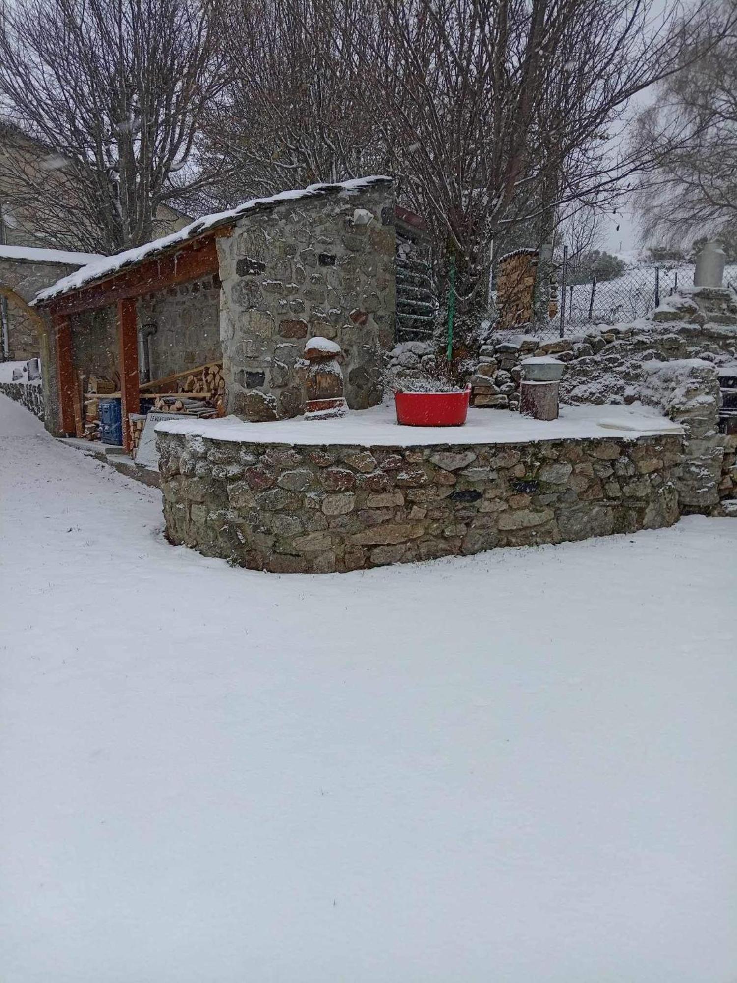 Gite De Groupe 160M2, 15P, Salle De Reception, Jardin, Terrasse Mazan-l'Abbaye Exteriér fotografie